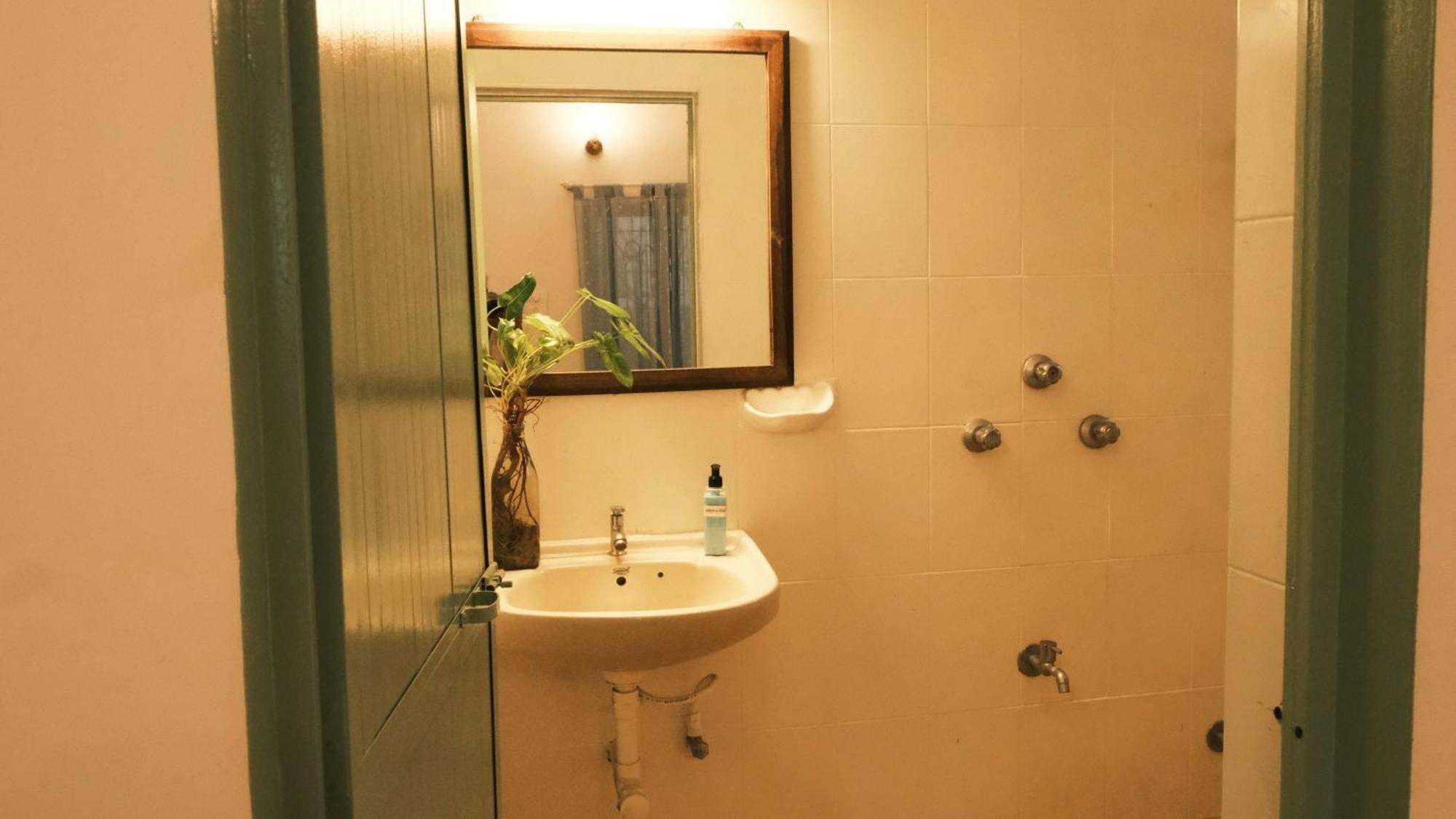 Hotel Coco Moon Morjim Esterno foto